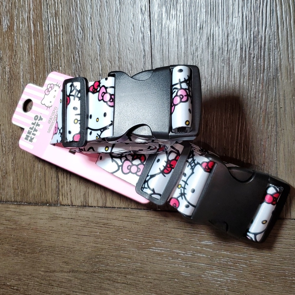 Hello Kitty Black and White Seat Belt Pads